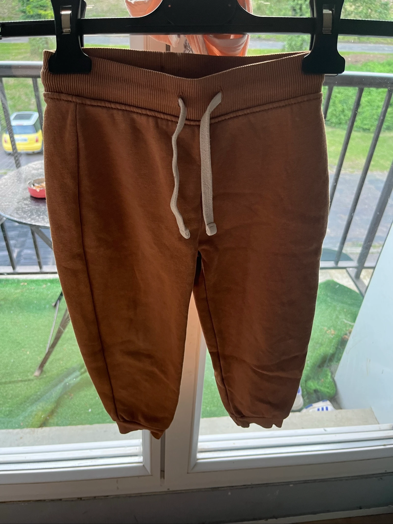 Jogging molletonné marron Camel Kiabi 3 ans (98cm)